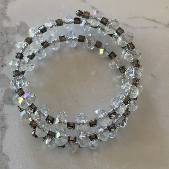 Clear pretty bracelet - Picture 3 of 4